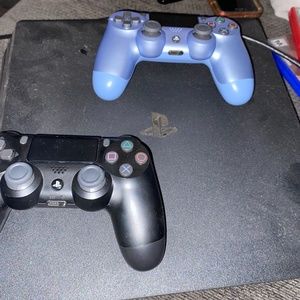PlayStation 3 barely used with 2 controllers & 2 call of duty games